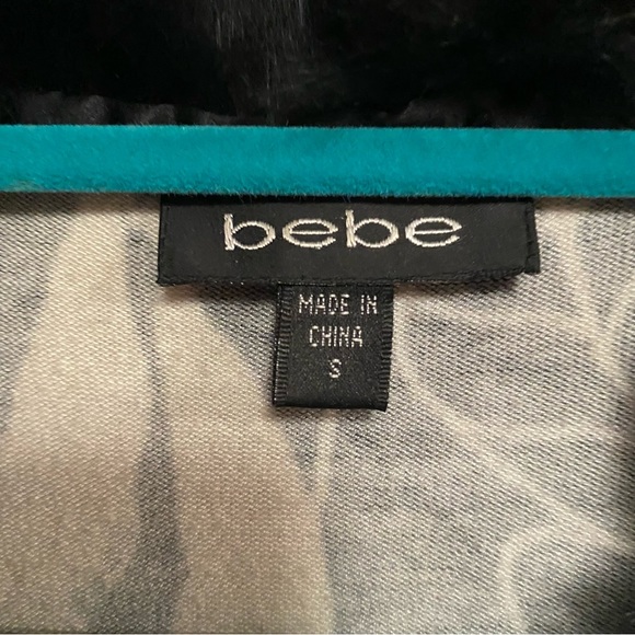 Vintage Bebe fur collared cropped rose print cardigan in blade and white - Picture 3 of 8